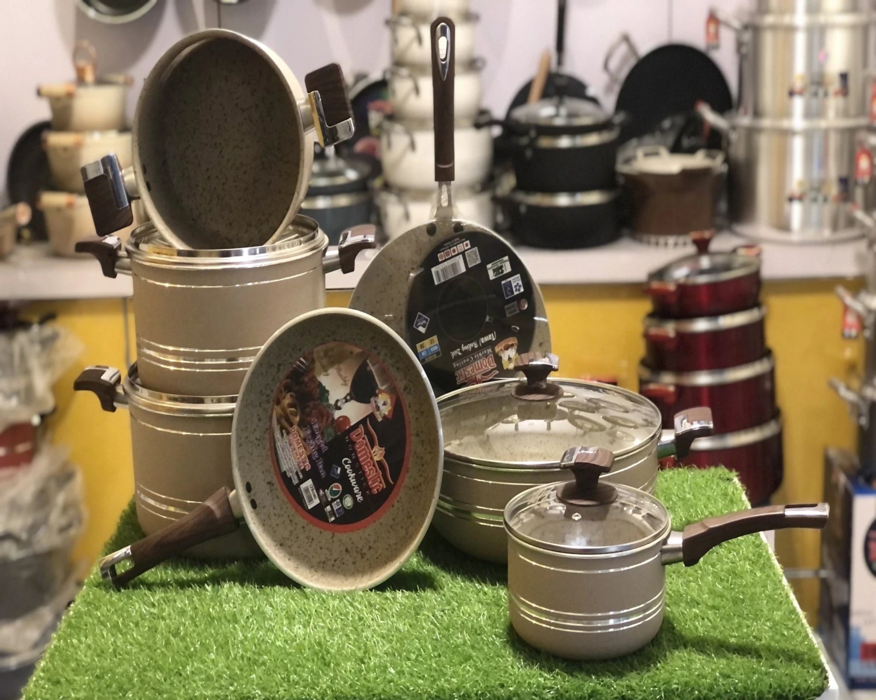 NS Jumbo Gift Set – 22 Pcs (Marble Coated)